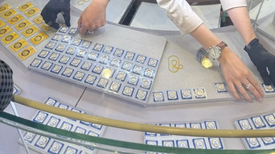 Giá vàng trong nước giảm thêm 800.00 đồng- 1 triệu đồng/lượng
