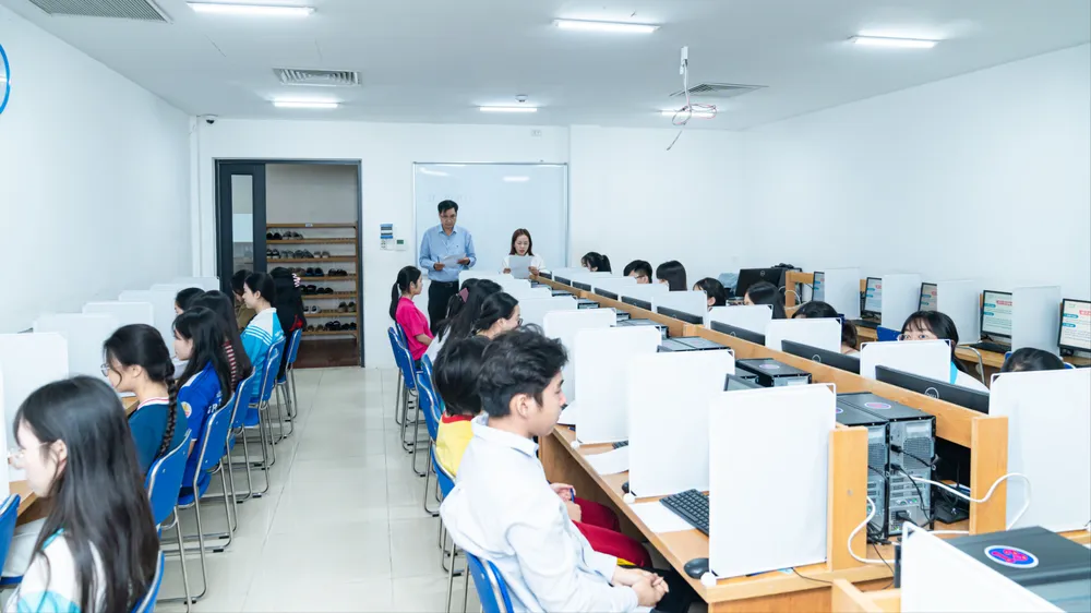 Thí sinh tham gia kỳ thi ĐGNL chuyên biệt do Trường ĐH Sư phạm TPHCM tổ chức tháng 3-2026.jpg