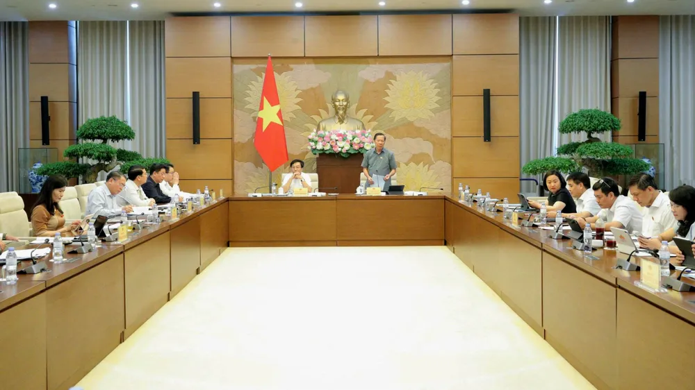 Thường trực Ủy ban Kinh tế và Tài chính của Quốc hội họp phiên mở rộng, ngày 10-7. Ảnh: Cổng thông tin điện tử Quốc hội