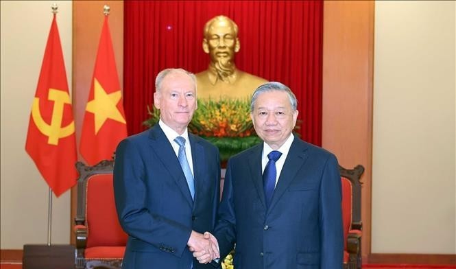 越南党中央总书记苏林会见俄总统助理、海事委员会主席。