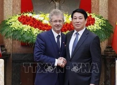 越南国家主席梁强会见捷克参议院议长米洛斯·维斯特奇尔。