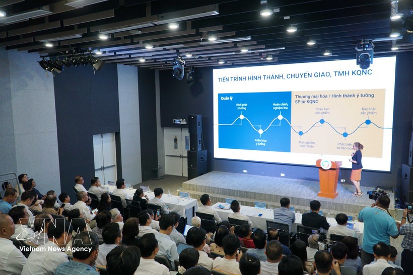 2026年3月13日，胡志明市科学技术局举办“为商业化注入动力，加速将使用国家预算的研究成果和知识产权应用于生产经营中政策试行提案”部署会议。图自越通社