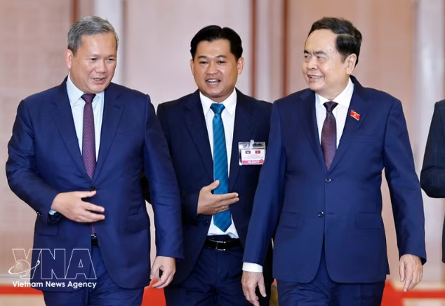 越南国会主席陈青敏会见柬埔寨首相洪玛奈。图自越通社