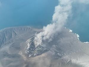 印尼喀拉喀托之子火山喷发。
