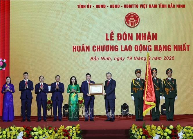 vna_potal_tong_bi_thu_chu_tich_nuoc_to_lam_du_le_cong_bo_nghi_quyet_cua_quoc_hoi_ve_thanh_lap_thanh_pho_bac_ninh_stand.jpg