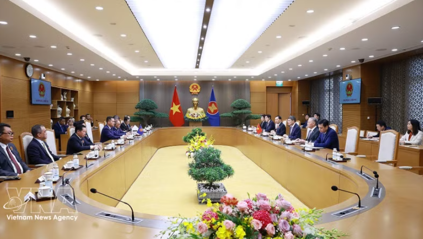 政府总理黎明兴会见出席打击通缉犯罪会议的东盟各国代表团团长。图自越通社