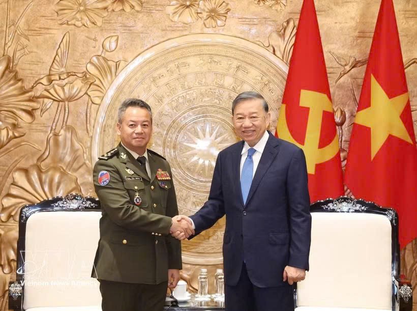 越南党中央总书记、国家主席苏林与柬埔寨副首相兼国防大臣迪西哈。图自越通社