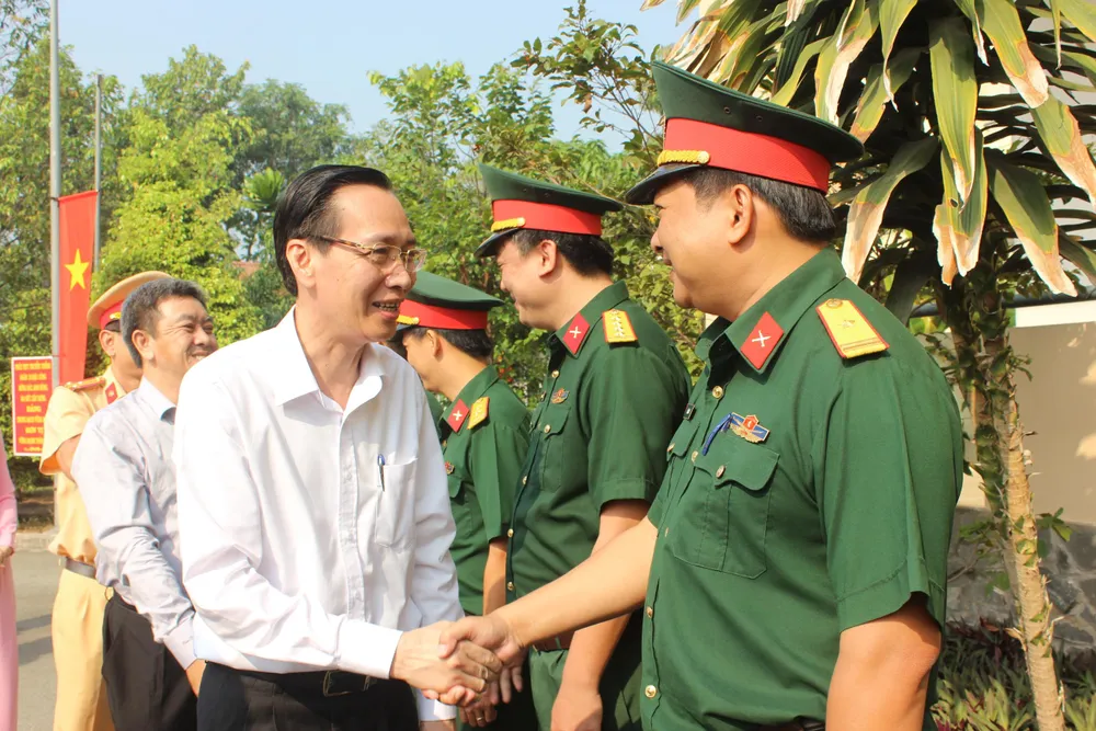 Lãnh đạo TPHCM thăm, chúc Tết các đơn vị, cá nhân ảnh 3