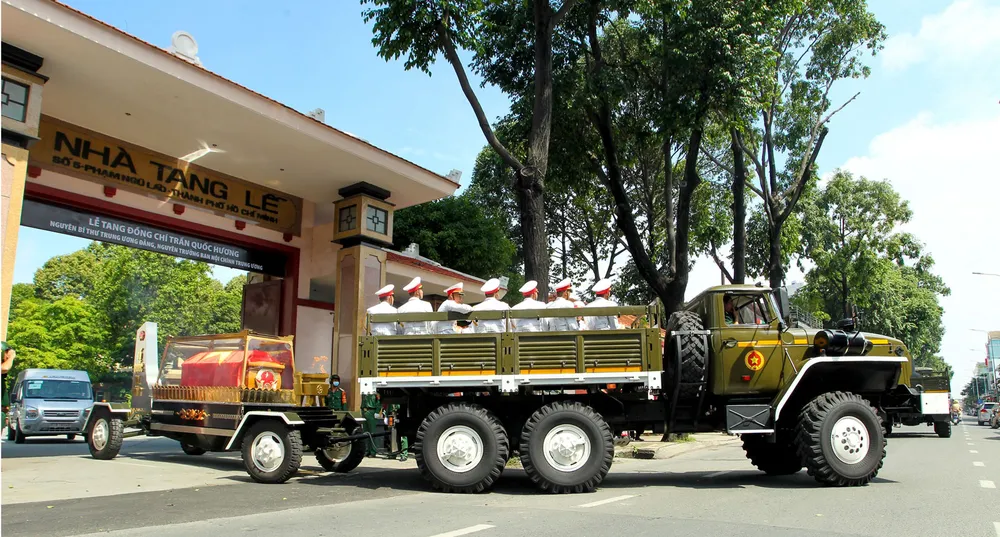 Tiễn đưa huyền thoại tình báo Trần Quốc Hương về nơi an nghỉ cuối cùng ảnh 10