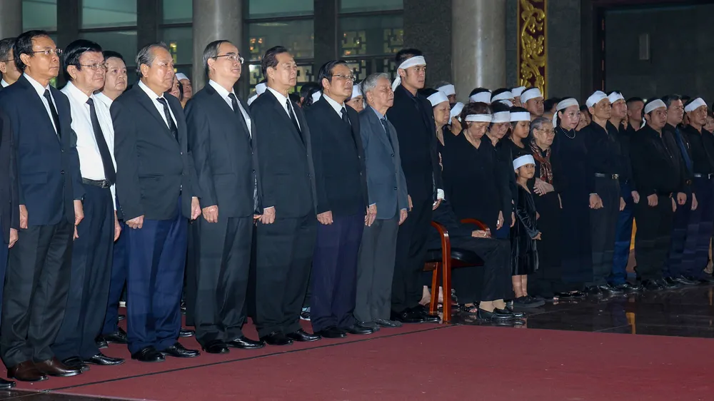 Tiễn đưa huyền thoại tình báo Trần Quốc Hương về nơi an nghỉ cuối cùng ảnh 2