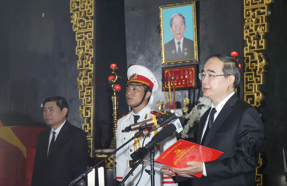 Tiễn đưa huyền thoại tình báo Trần Quốc Hương về nơi an nghỉ cuối cùng ảnh 1