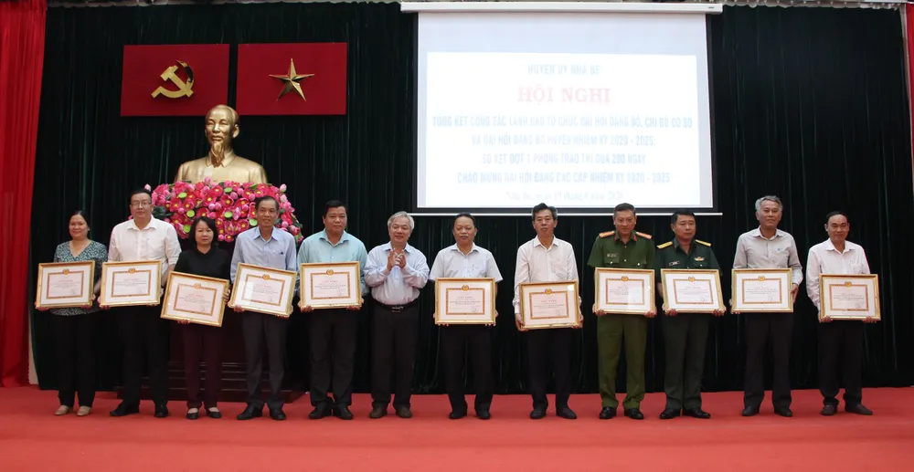 Nhà Bè đặt mục tiêu lên quận để quyết tâm, nỗ lực thực hiện ảnh 2