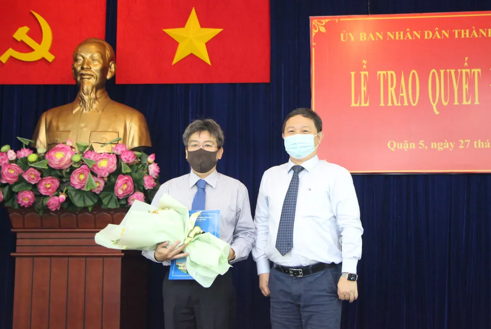 Phê chuẩn kết quả bầu hai Phó Chủ tịch UBND quận 5 ảnh 3