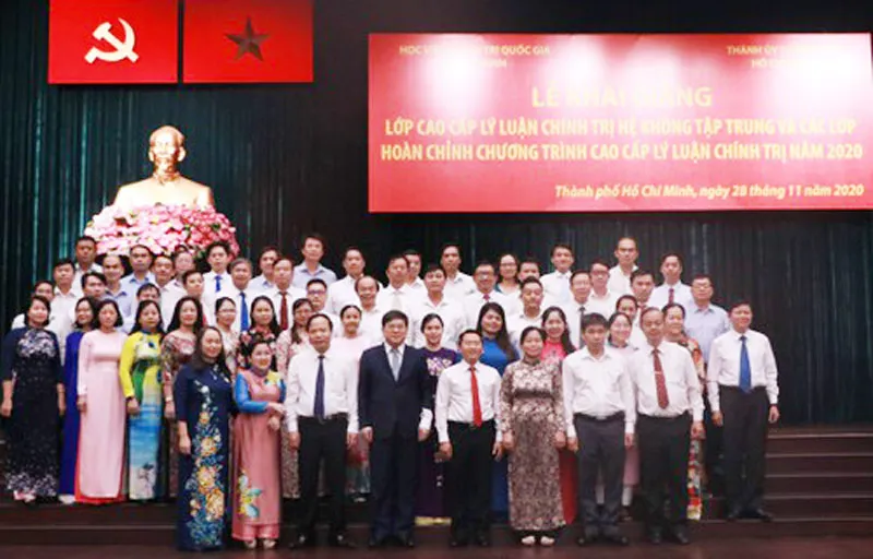 Khai giảng 5 lớp cao cấp lý luận chính trị tại TPHCM ảnh 3
