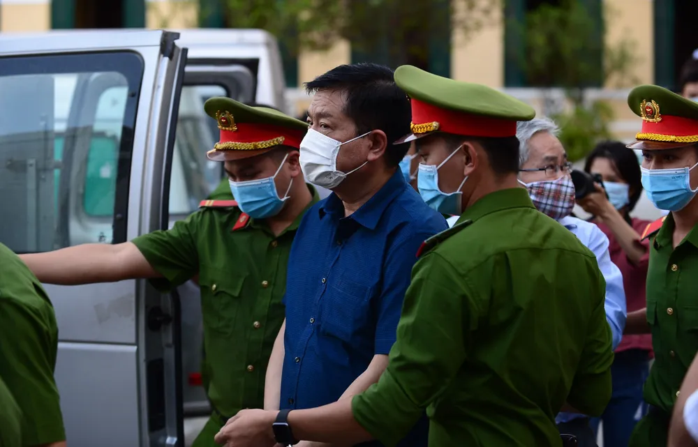 Nói lời sau cùng, bị cáo Đinh La Thăng xin miễn trách nhiệm hình sự cho bị cáo Nguyễn Hồng Trường ảnh 1