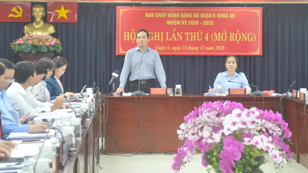 Phó Bí thư thường trực Thành ủy TPHCM Trần Lưu Quang phát biểu chỉ đạo tại buổi làm việc. Ảnh: CAO THĂNG