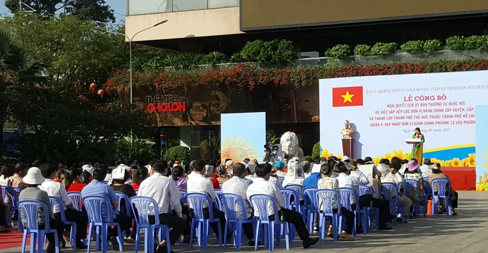 Tập trung hỗ trợ tối đa người dân chuyển đổi giấy tờ khi sáp nhập phường ảnh 4