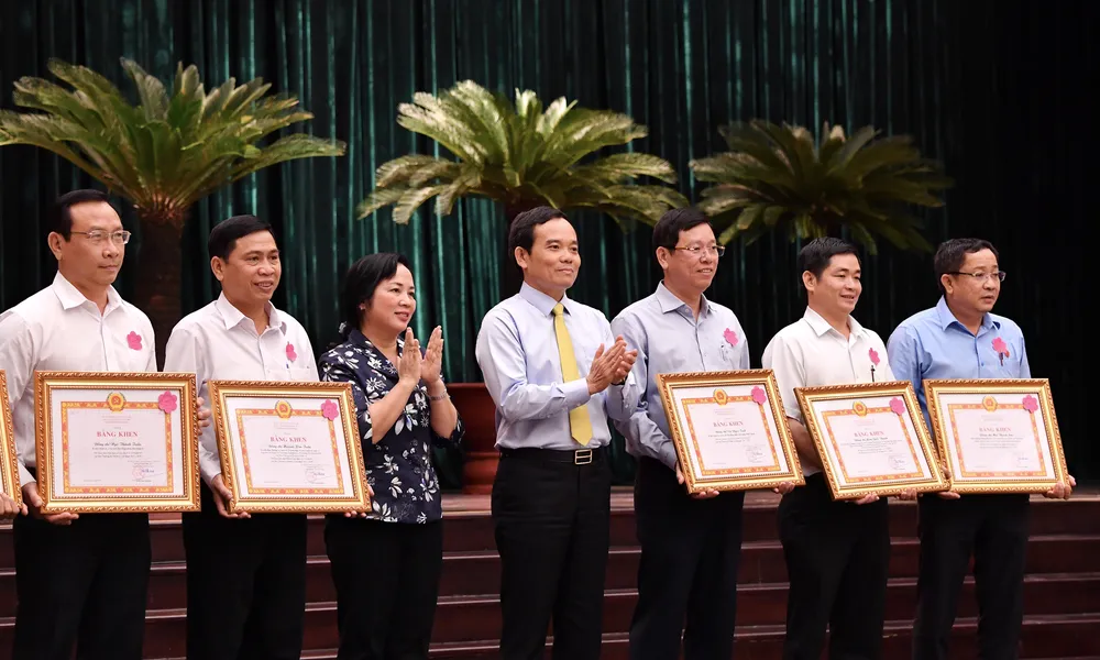 Người làm công tác kiểm tra, giám sát phải ngay ngắn, mẫu mực ảnh 4