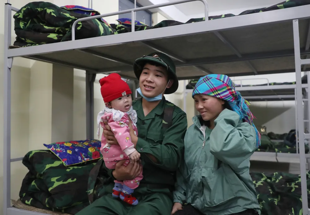 Thanh niên nhiều tỉnh thành lên đường nhập ngũ ảnh 19