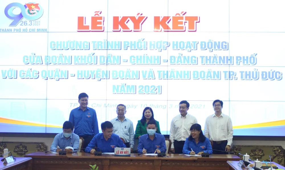 Phát huy vai trò cán bộ, công chức, viên chức trẻ trong xây dựng chính quyền đô thị ảnh 3