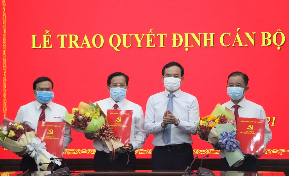 Trao quyết định nhân sự lãnh đạo báo Phụ nữ TPHCM và Người Lao động ảnh 2