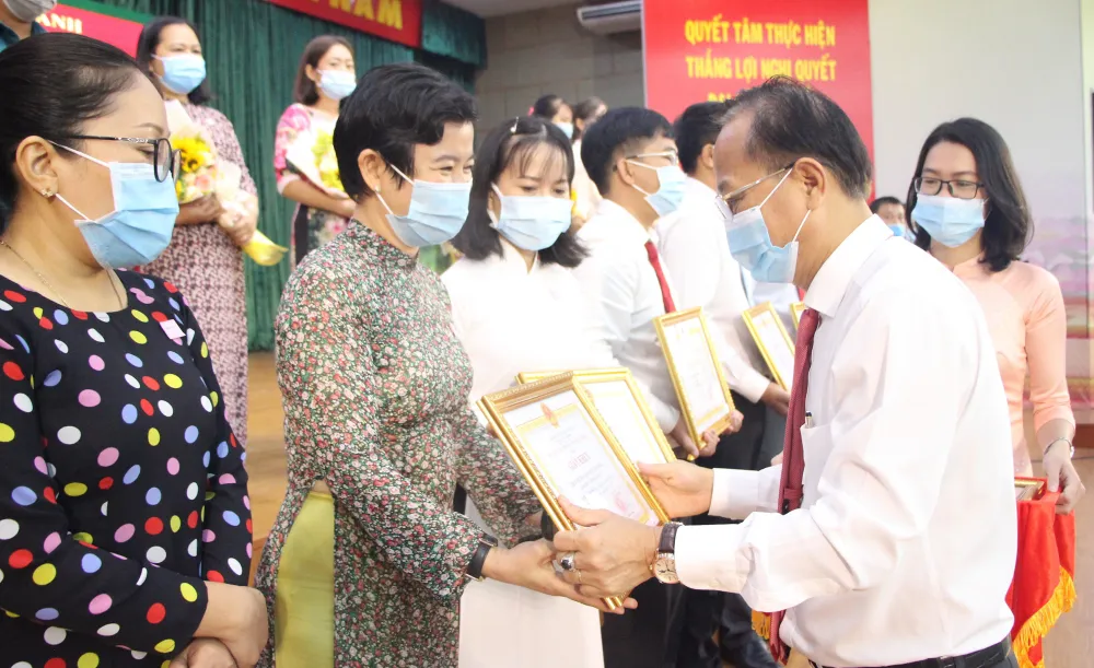 Học tập, làm theo Bác bằng việc làm cụ thể ảnh 1