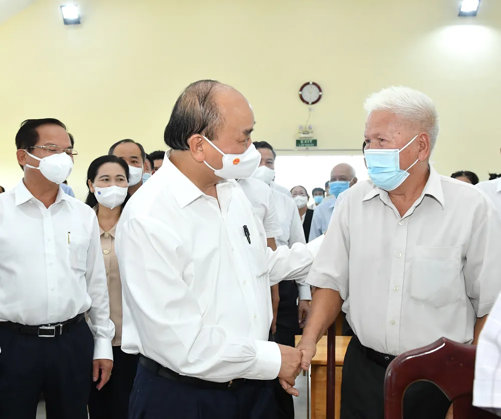 Chủ tịch nước Nguyễn Xuân Phúc: TPHCM muốn “đại bàng” đến “làm tổ” thì phải tạo thuận lợi cho nhà đầu tư  ​ ảnh 2