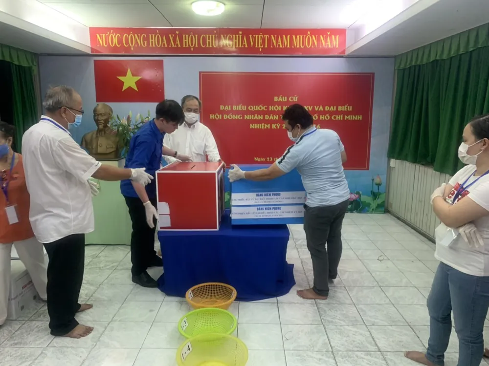 TPHCM kiểm phiếu bầu cử đại biểu Quốc hội, đại biểu HĐND ảnh 4