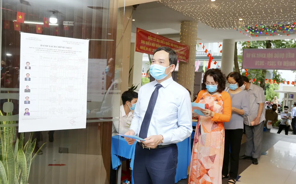 Cử tri TPHCM bỏ phiếu chọn đại biểu Quốc hội và đại biểu HĐND các cấp ảnh 14