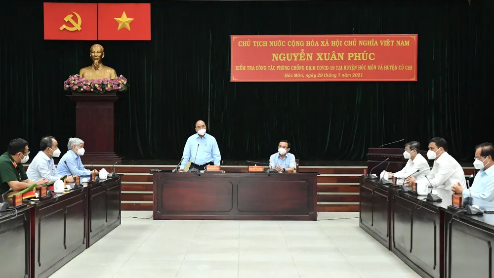 Chủ tịch nước Nguyễn Xuân Phúc đồng ý chủ trương giãn cách tại TPHCM thêm một thời gian nữa ảnh 1