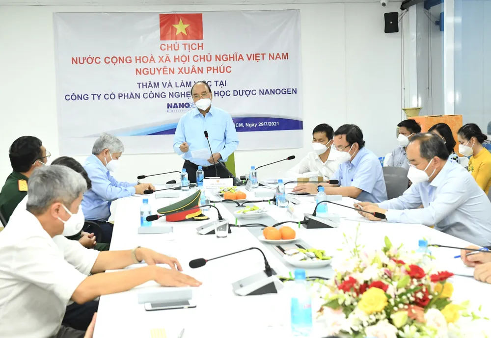 Chủ tịch nước Nguyễn Xuân Phúc: “Vaccine phòng Covid-19 của Việt Nam không chỉ phục vụ Việt Nam mà còn vươn ra toàn cầu” ảnh 2