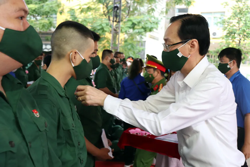 Sáng nay (16-2), gần 4.000 thanh niên TPHCM lên đường nhập ngũ ảnh 12
