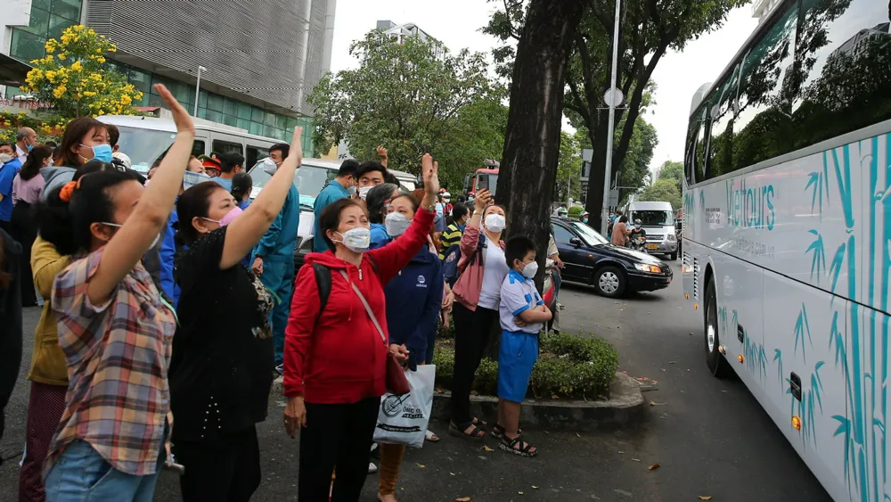 Sáng nay (16-2), gần 4.000 thanh niên TPHCM lên đường nhập ngũ ảnh 9