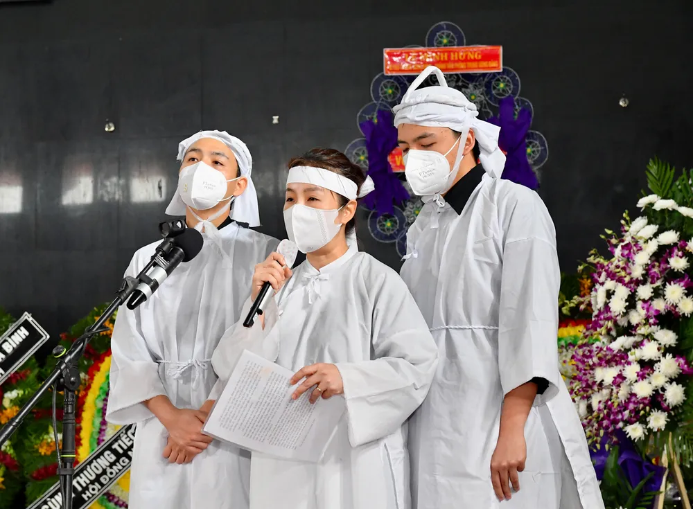 Lễ truy điệu và tiễn đưa đồng chí Lê Hòa Bình về nơi an nghỉ cuối cùng ảnh 3