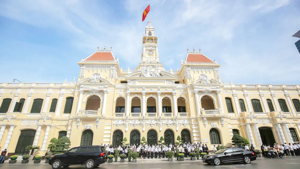 Lễ truy điệu và tiễn đưa đồng chí Lê Hòa Bình về nơi an nghỉ cuối cùng ảnh 12