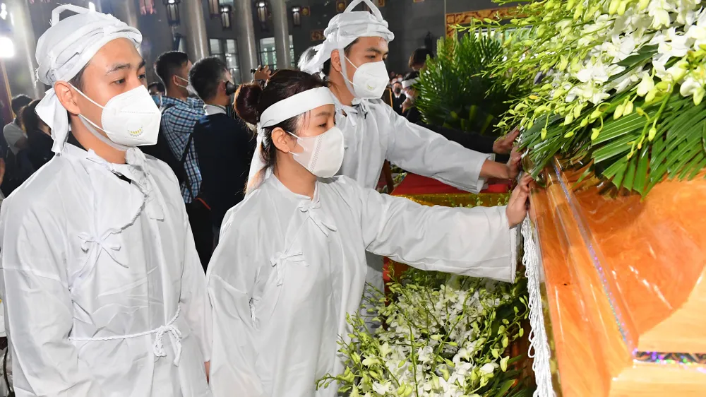 Lễ truy điệu và tiễn đưa đồng chí Lê Hòa Bình về nơi an nghỉ cuối cùng ảnh 5