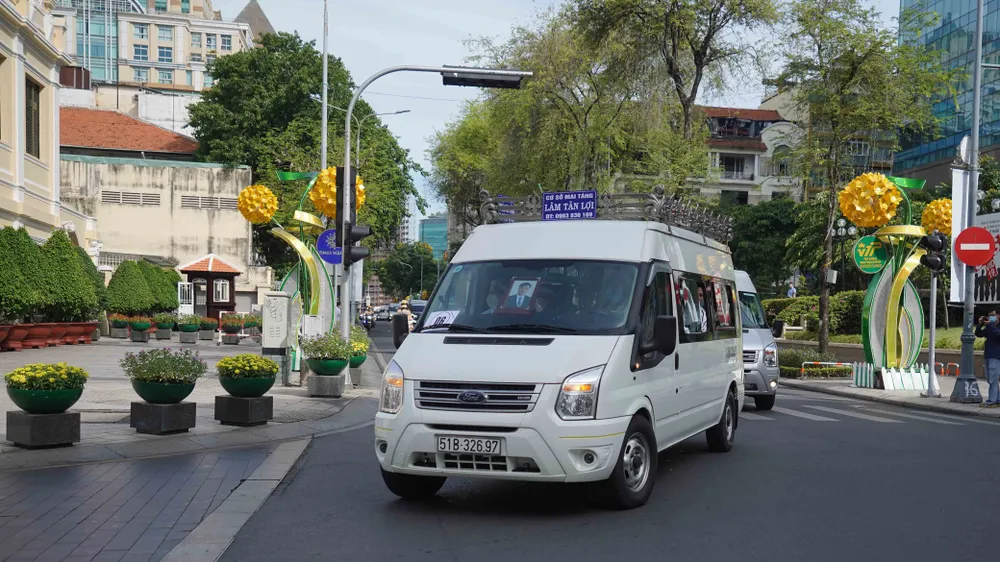 Lễ truy điệu và tiễn đưa đồng chí Lê Hòa Bình về nơi an nghỉ cuối cùng ảnh 8