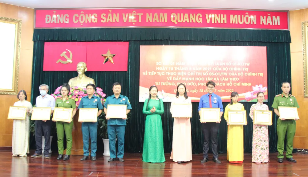 Những tấm gương không ngừng phấn đấu làm theo lời Bác dạy ảnh 2