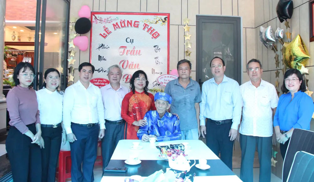 Từ bãi đất trống, huyện Nhà Bè vừa có thêm công viên 10.500m2 ảnh 3