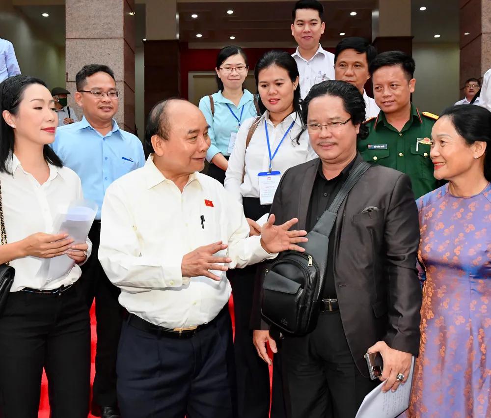 Chủ tịch nước mong nhân sĩ trí thức, văn nghệ sĩ tiếp tục ủng hộ để TPHCM phát triển đúng tầm ảnh 2