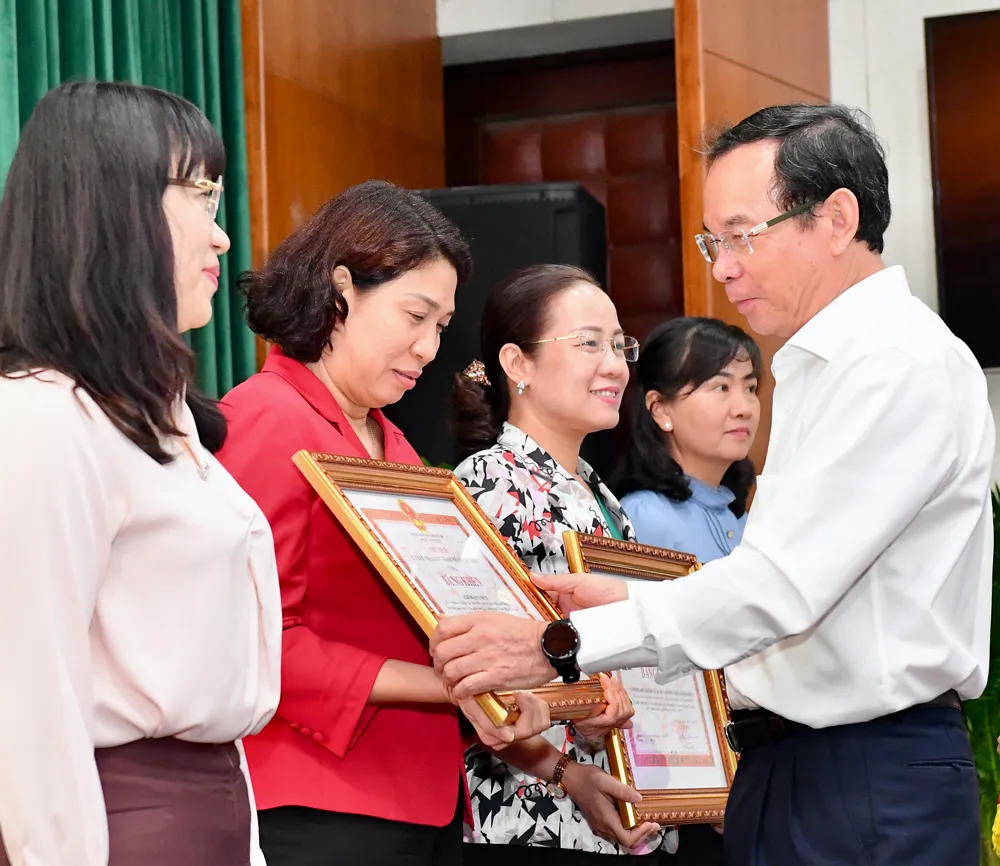 “Chỉ trích lẫn nhau” là tích cực, thay vì đồng tình rồi gồng mình chịu đựng ảnh 2