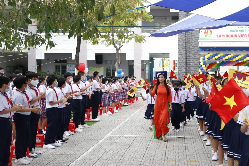 1,7 triệu học sinh TPHCM dự khai giảng năm học mới ảnh 6