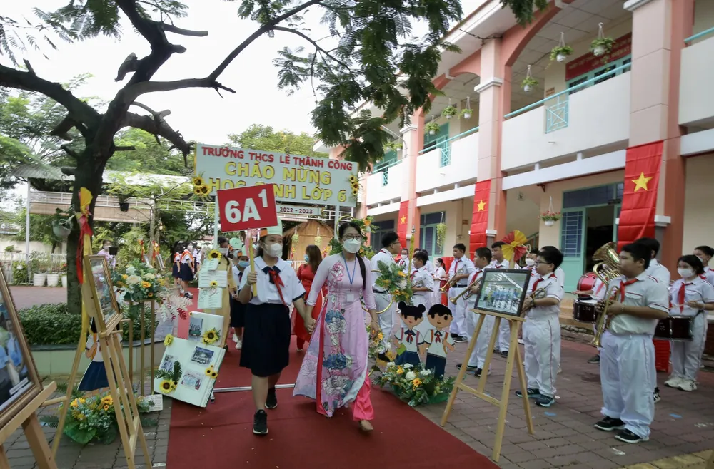 1,7 triệu học sinh TPHCM dự khai giảng năm học mới ảnh 10