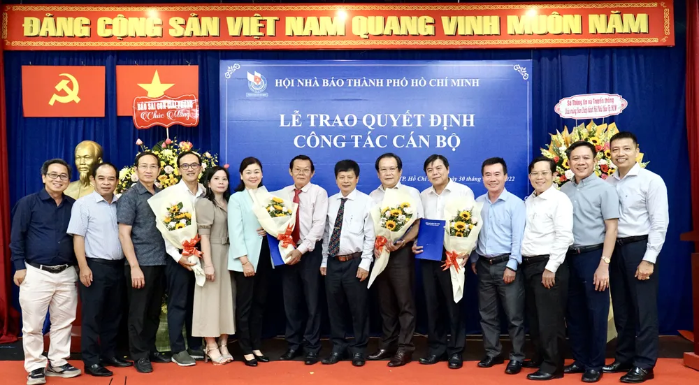 Nhà báo Nguyễn Tấn Phong làm Chủ tịch Hội Nhà báo TPHCM ảnh 7