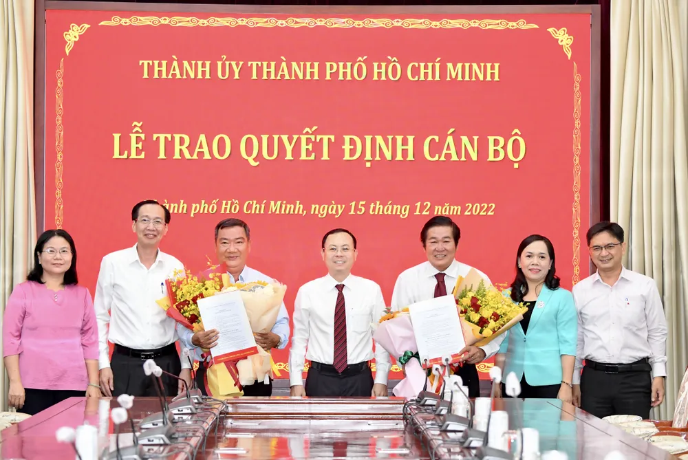 Phó Trưởng ban Nội chính Thành ủy TPHCM Trần Văn Thuận nghỉ hưu ảnh 2