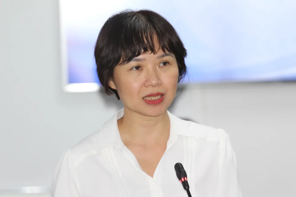 Phó Giám đốc HCDC Lê Hồng Nga phát biểu tại buổi họp báo