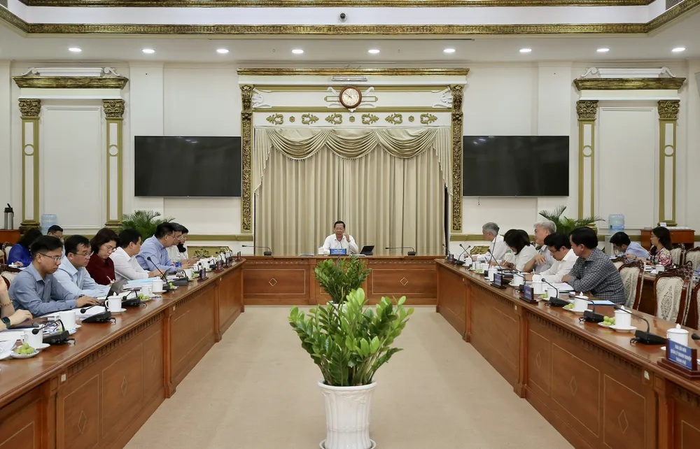 Buổi làm việc chú trọng vào những vướng mắc của hai Sở KH-ĐT và Tài chính. Ảnh: DŨNG PHƯƠNG