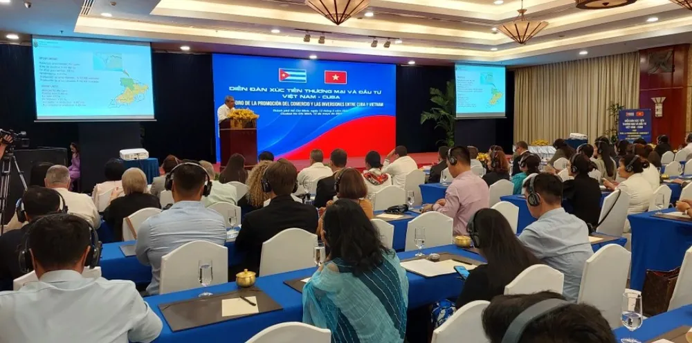 Diễn đàn có sự tham gia của nhiều doanh nghiệp Việt Nam - Cuba tìm hiểu cơ hội hợp tác, đầu tư. Ảnh: MAI HOA