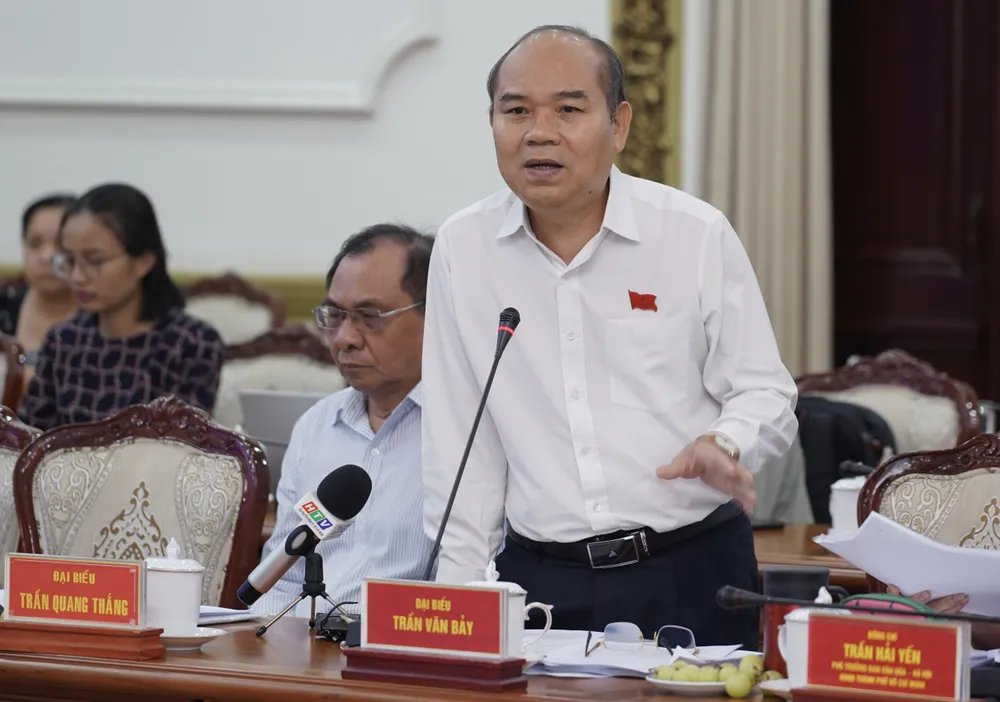 ĐB Trần Văn Bảy, Phó Giám đốc Sở TN-MT TPHCM. Ảnh: HOÀNG HÙNG