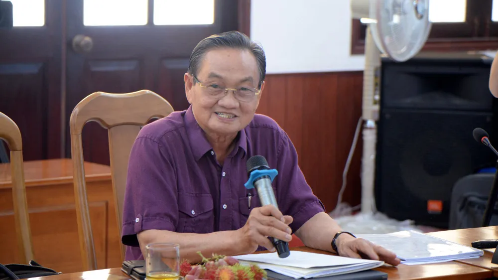 TS Trần Du Lịch phát biểu tại hội thảo TS Trần Du Lịch phát biểu tại hội thảo